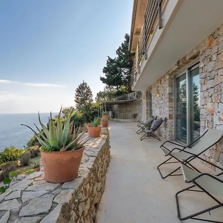 Cliff Villa Gagliano del Capo