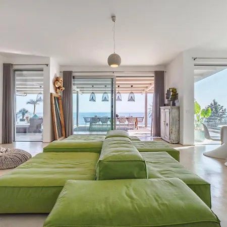 Villa Cliff